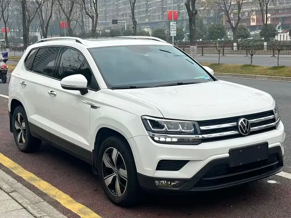 Volkswagen T-Cross — фото 1