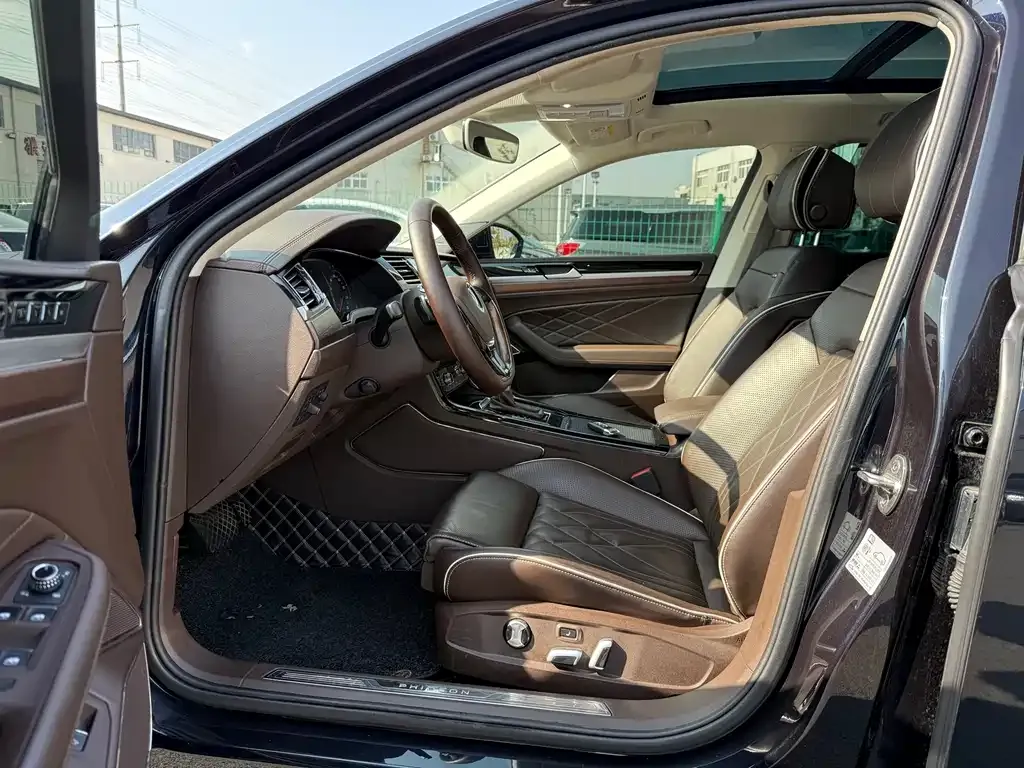 Volkswagen Phideon — фото 10