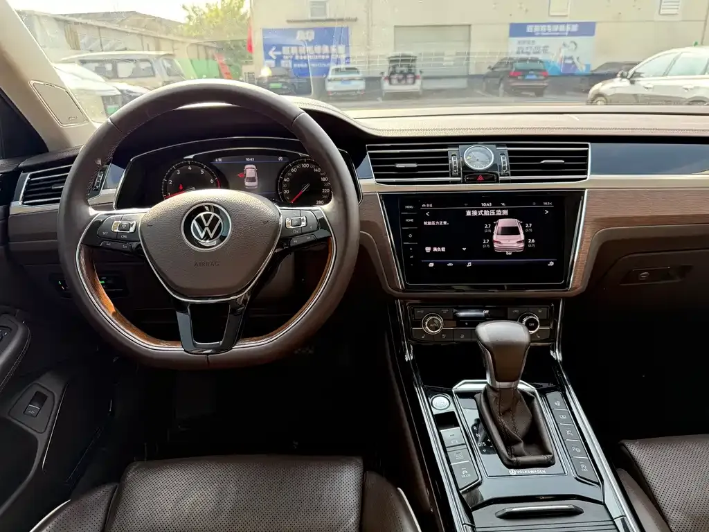 Volkswagen Phideon — фото 5