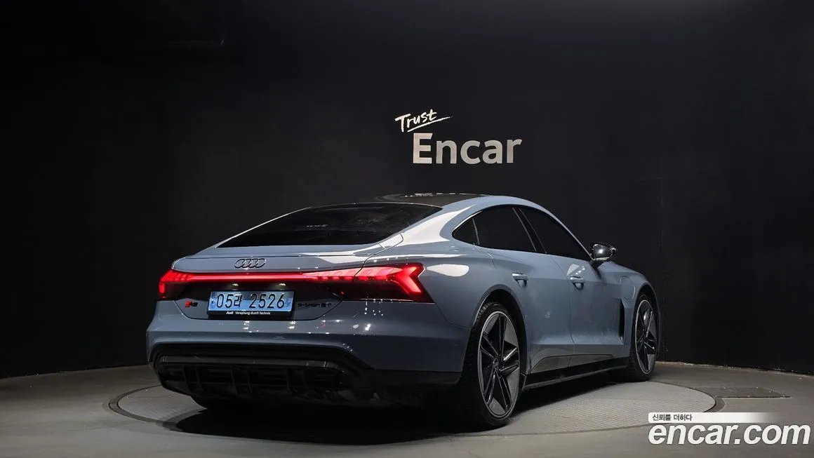 Audi RS e-tron GT — фото 2