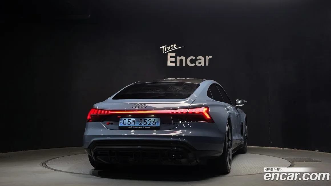 Audi RS e-tron GT — фото 4