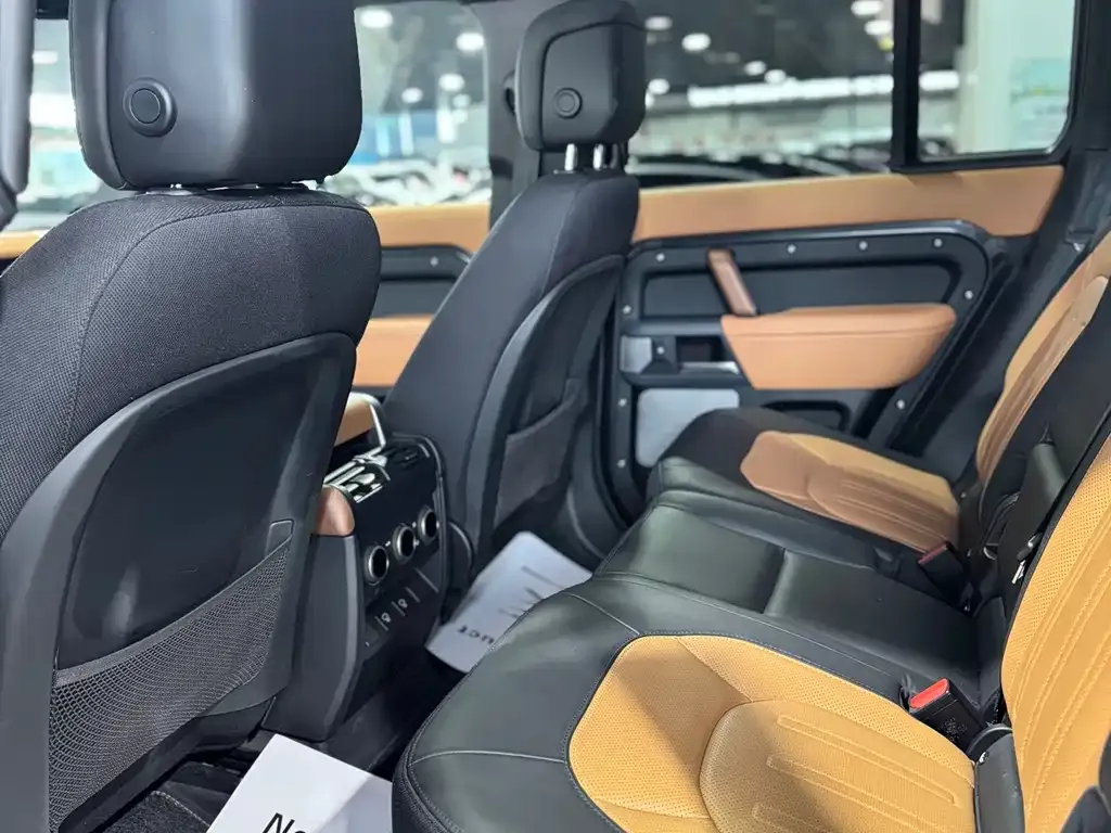 Land Rover Defender — фото 7