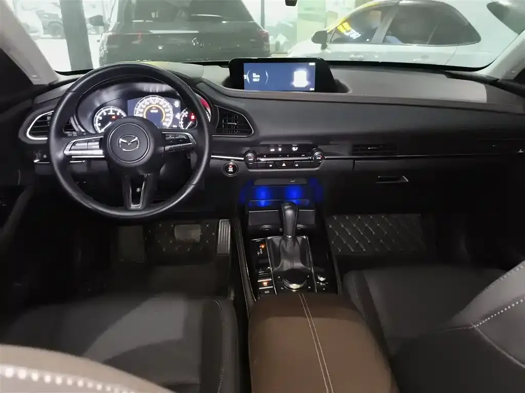 Mazda CX-30 — фото 10