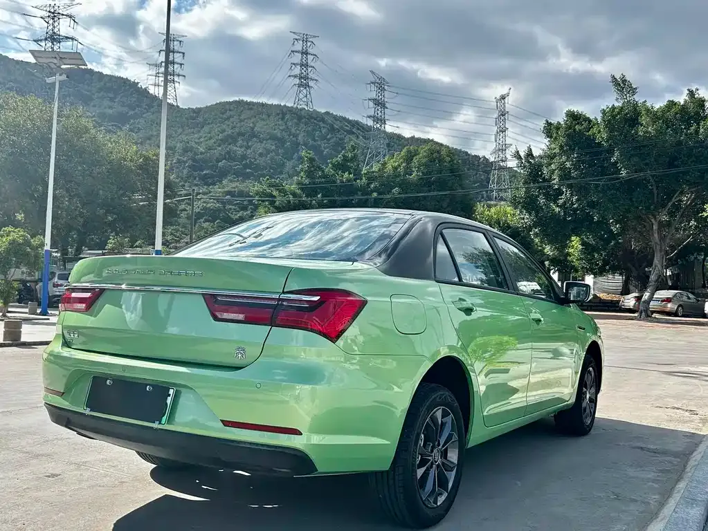 BYD Qin NEV — фото 9