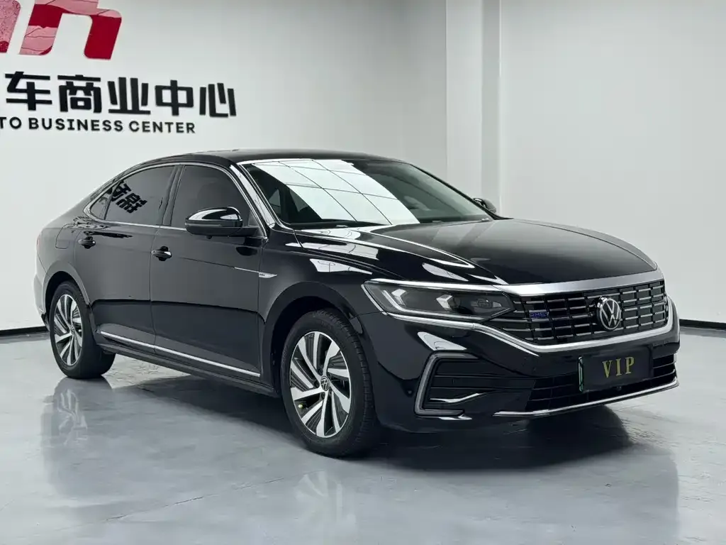 Volkswagen Passat New Energy — фото 8