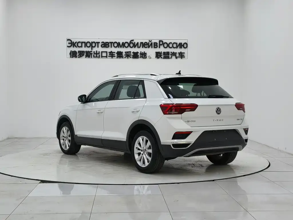 Volkswagen T-Roc — фото 10