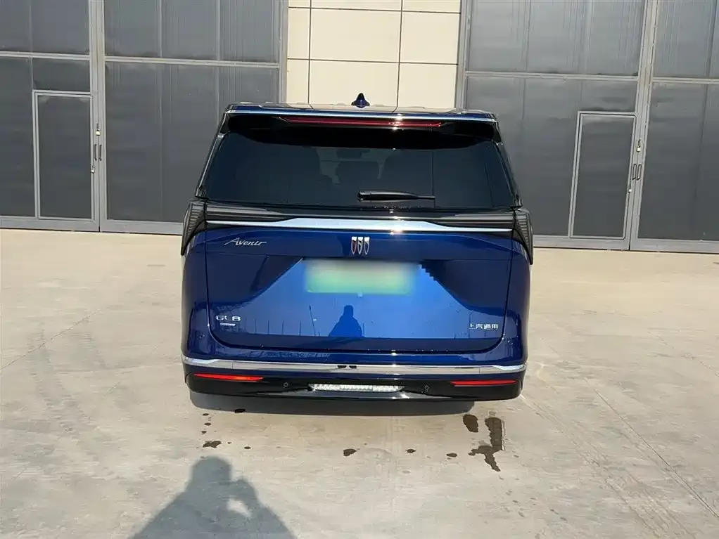Buick GL8 Hybrid — фото 3