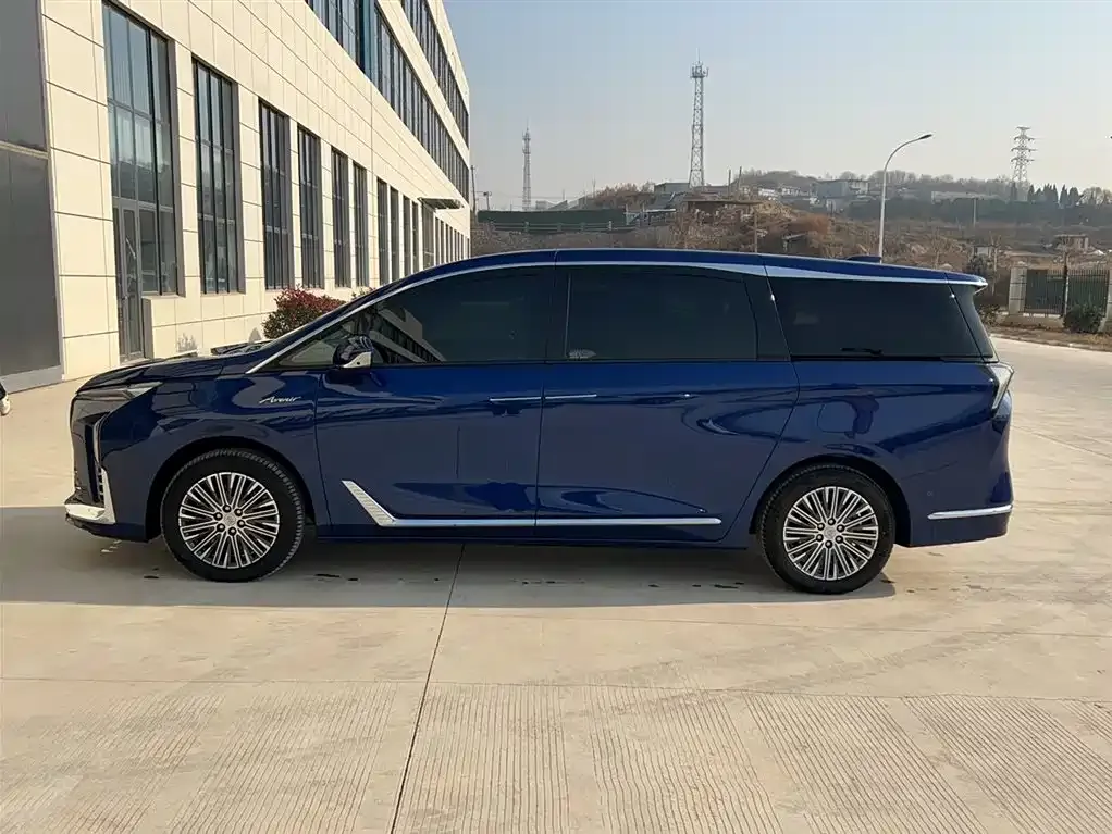 Buick GL8 Hybrid — фото 6
