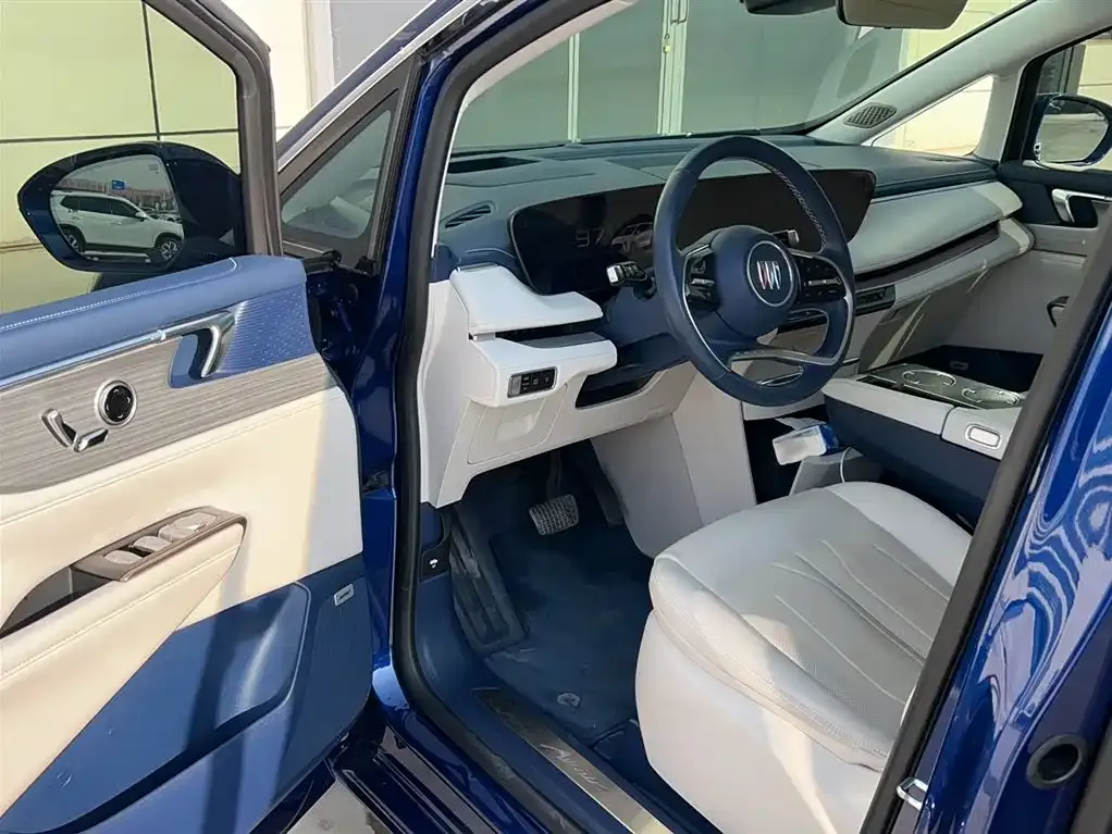 Buick GL8 Hybrid — фото 10