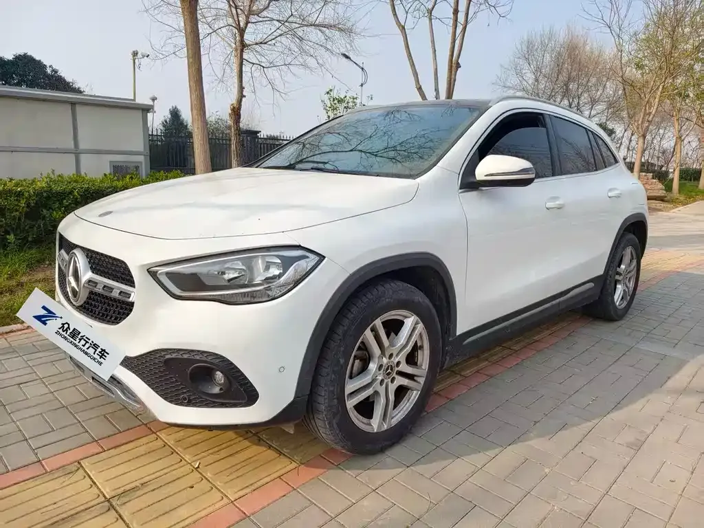 Mercedes-Benz GLA — фото 1