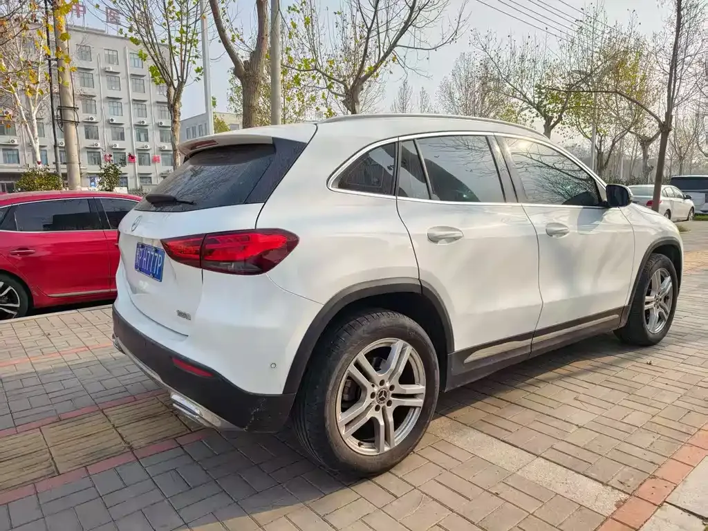 Mercedes-Benz GLA — фото 7