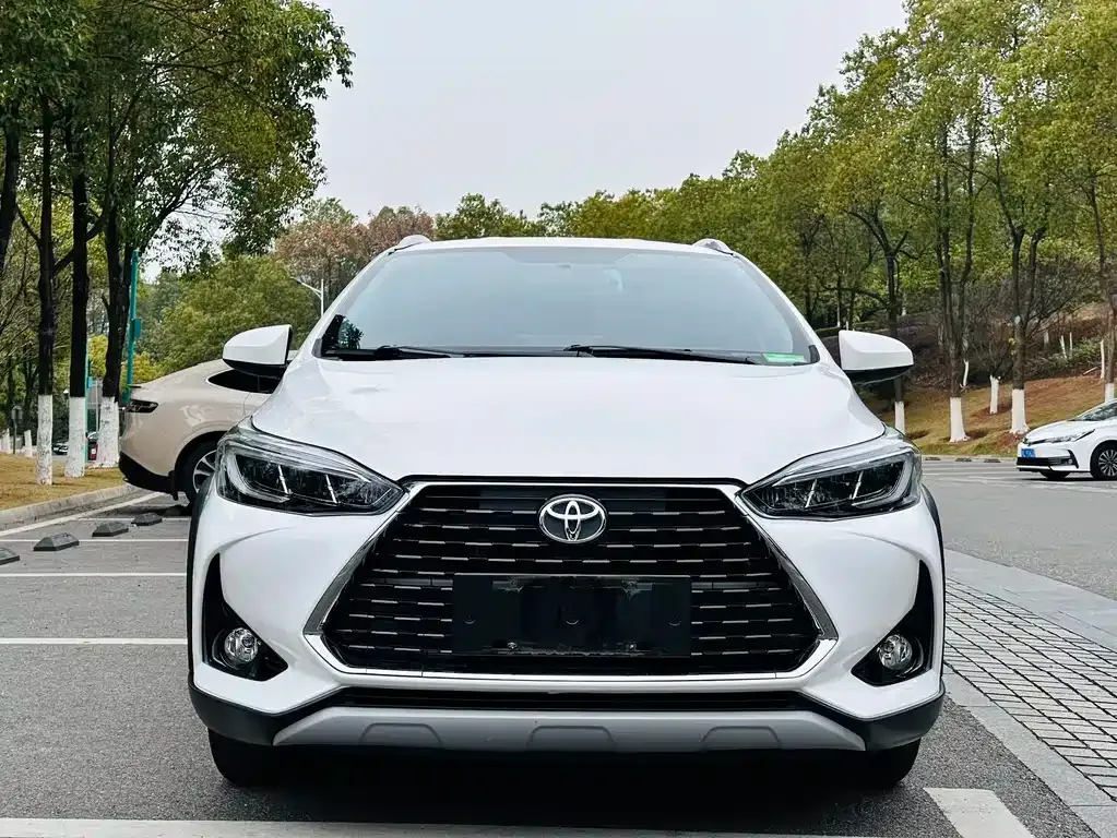 Toyota Yaris L — фото 6