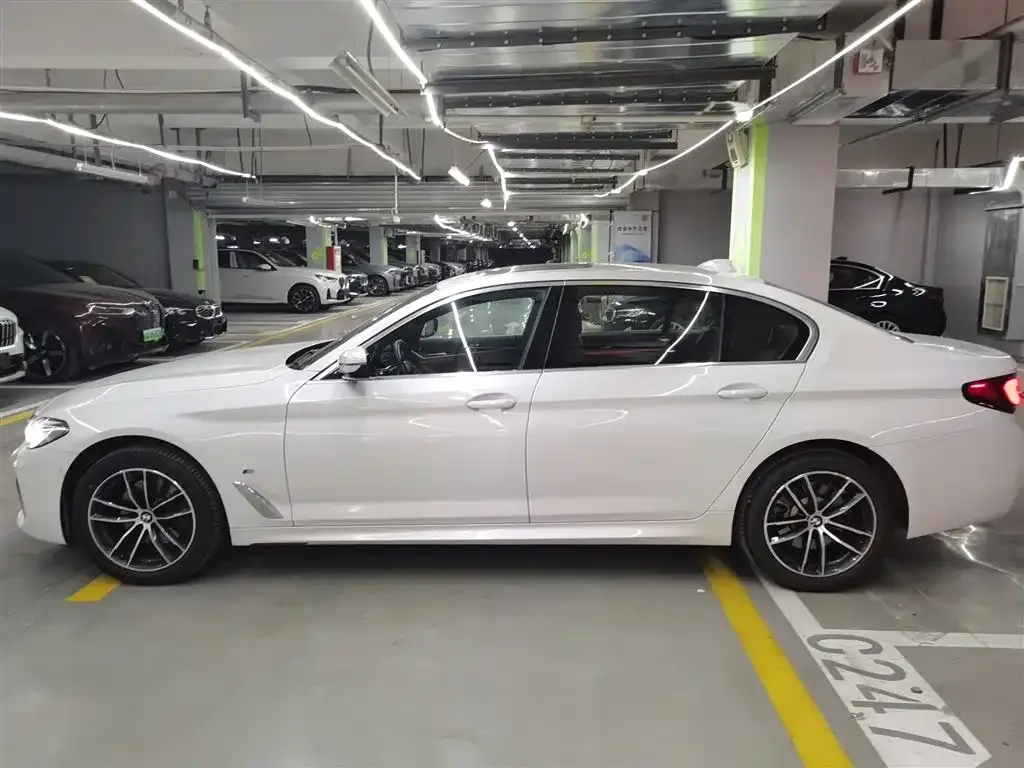 BMW 5 Series — фото 4