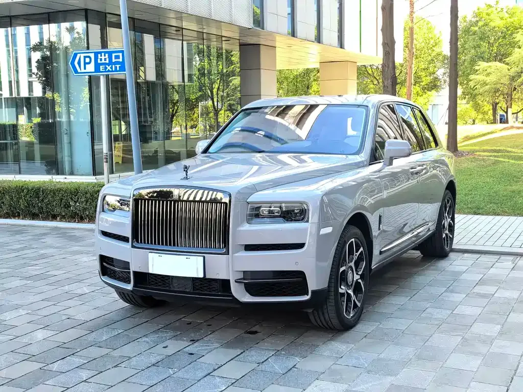 Rolls-Royce Cullinan — фото 1