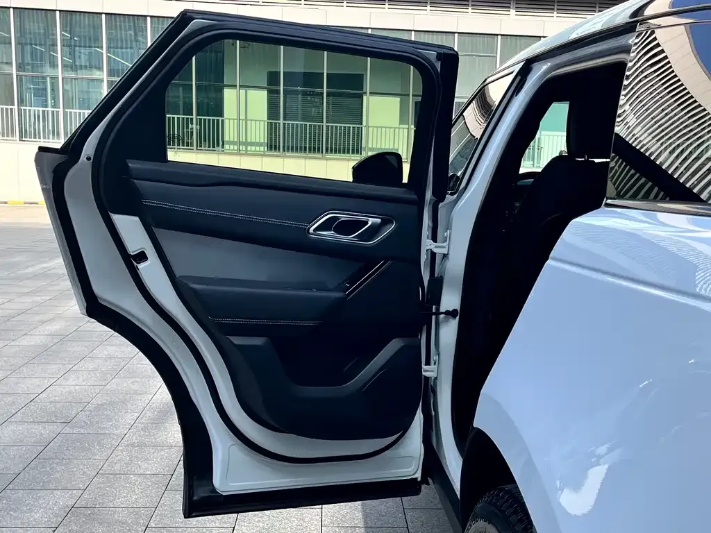 Land Rover Velar — фото 3