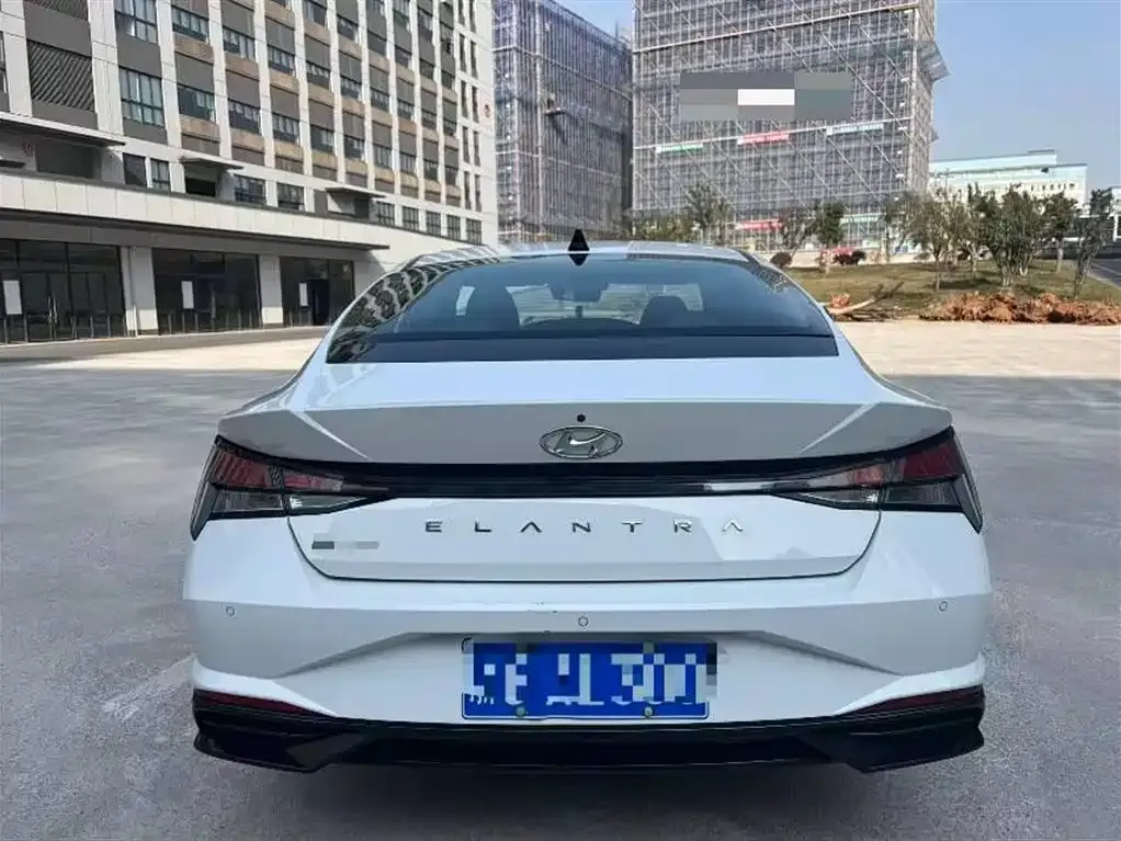Hyundai Elantra — фото 4