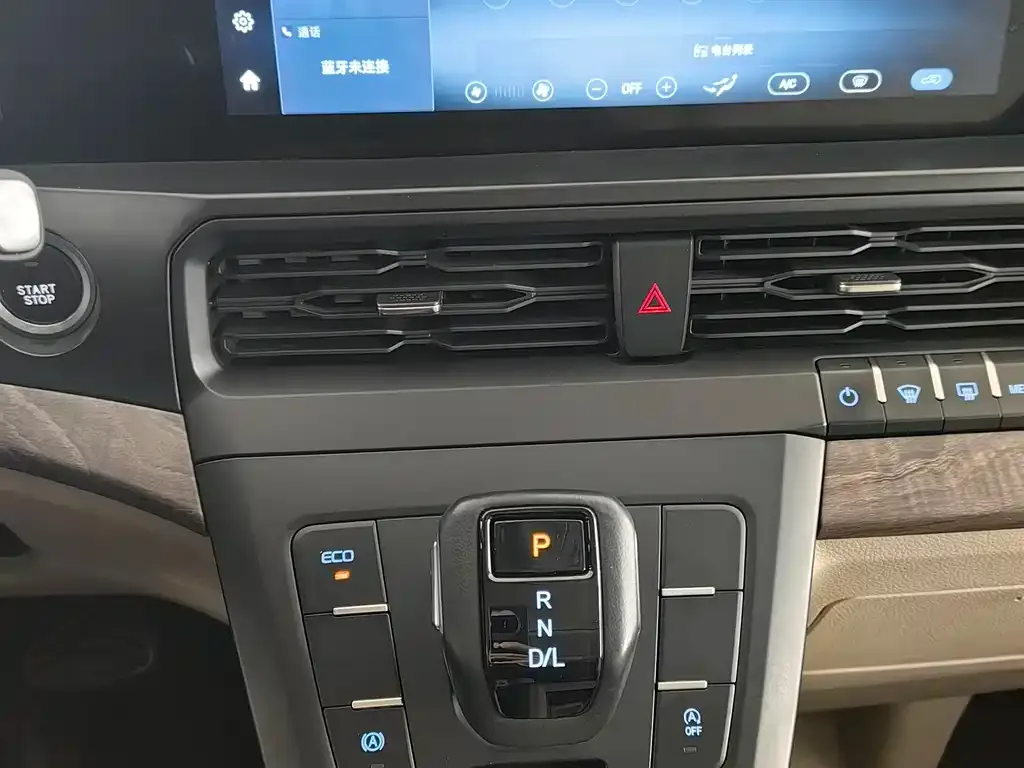 Ford Tourneo — фото 5