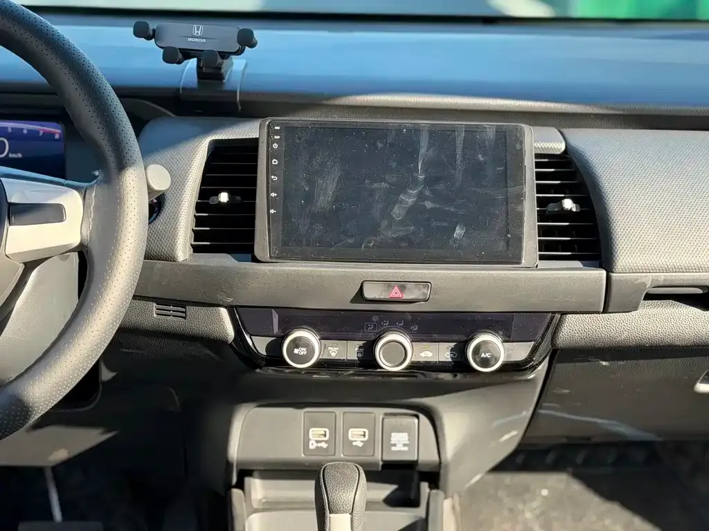Honda Fit — фото 7