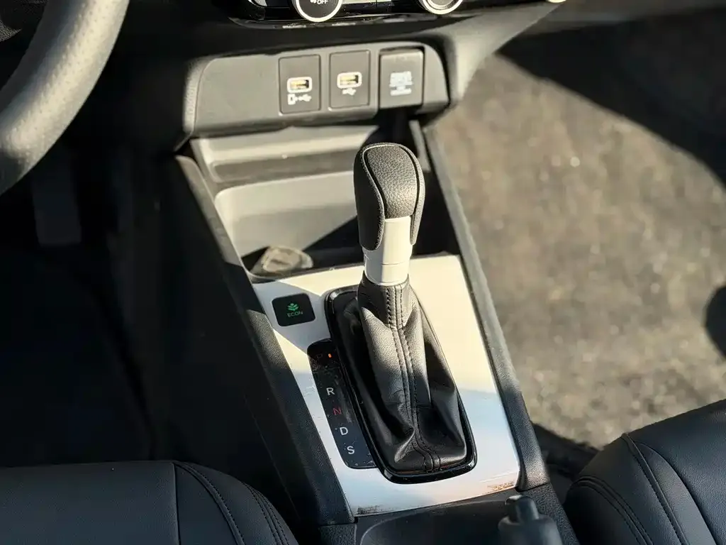 Honda Fit — фото 8