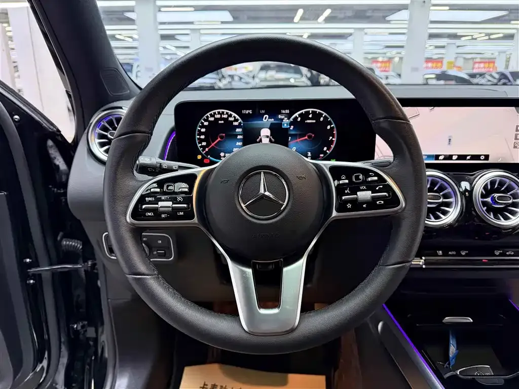 Mercedes-Benz GLB — фото 10