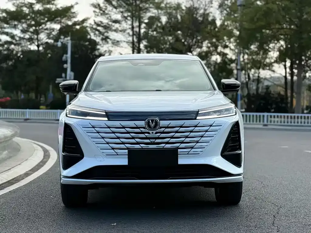 Changan CS75PLUS — фото 3