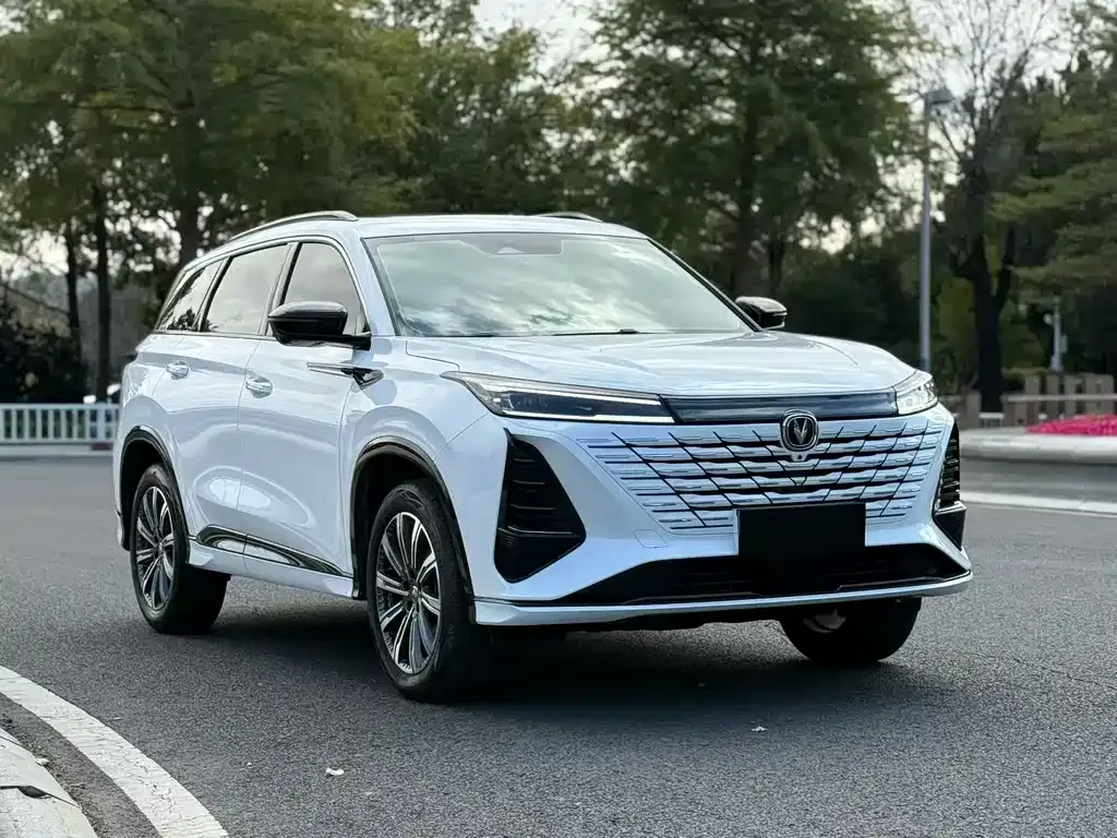 Changan CS75PLUS — фото 2