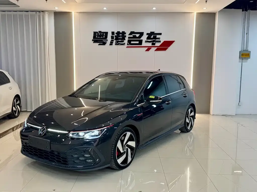 Volkswagen Golf GTI — фото 1