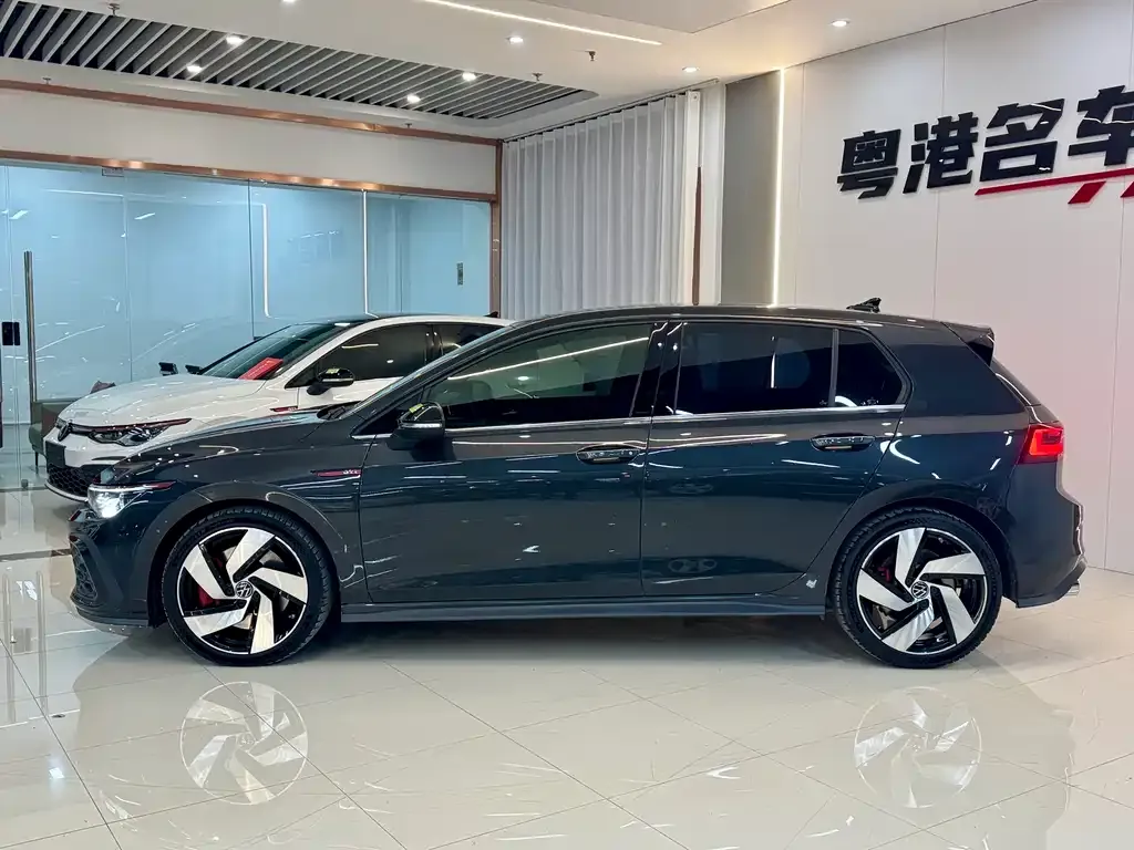 Volkswagen Golf GTI — фото 8