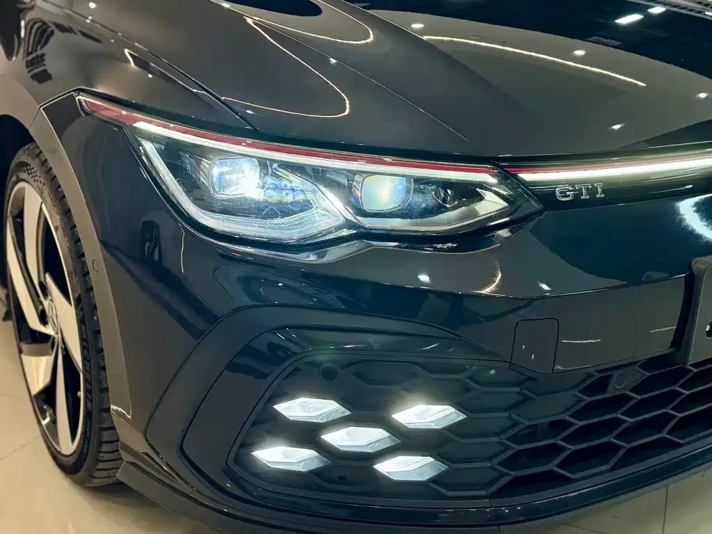 Volkswagen Golf GTI — фото 6