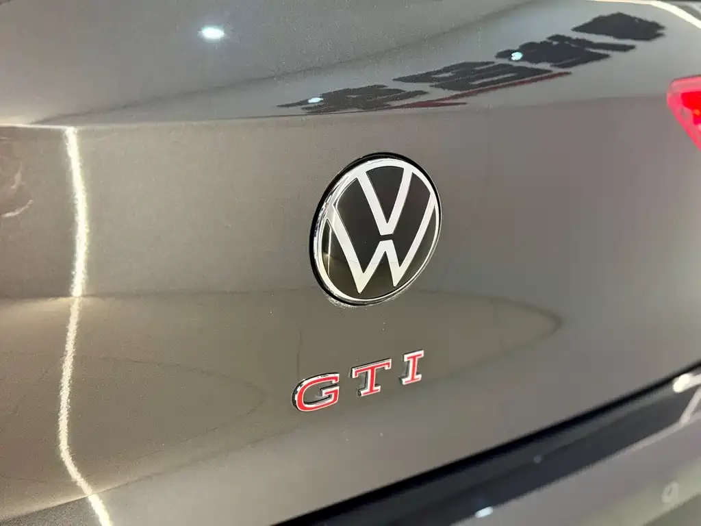 Volkswagen Golf GTI — фото 2