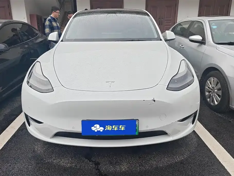 Tesla Model Y — фото 8