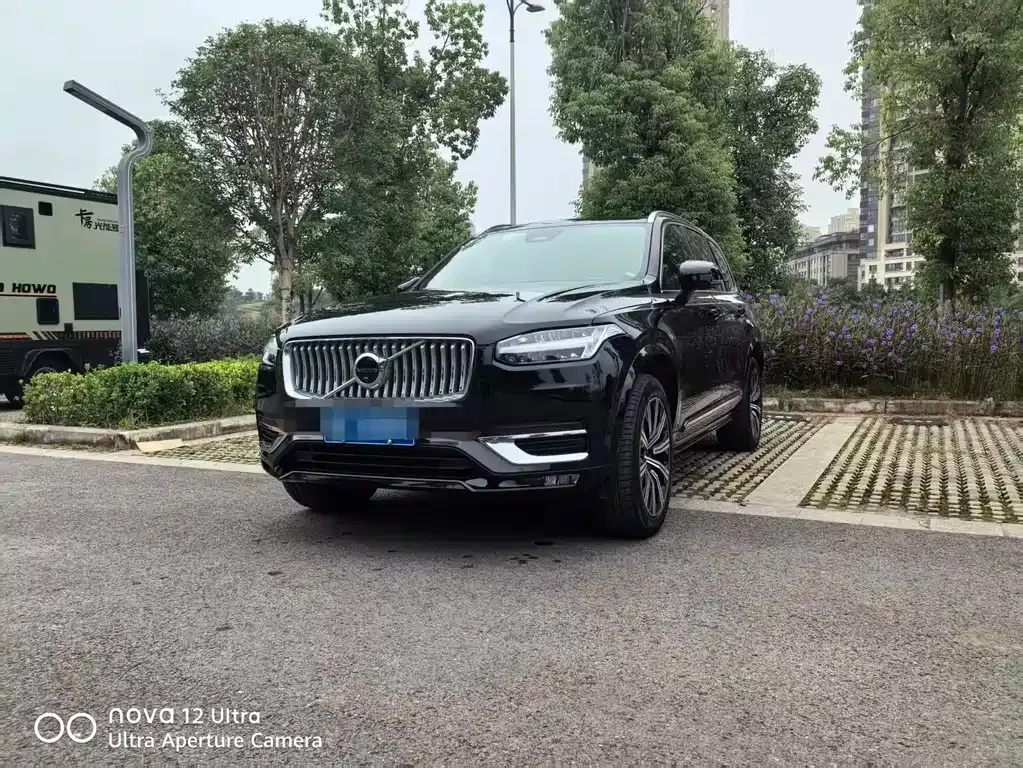 Volvo XC90 — фото 1