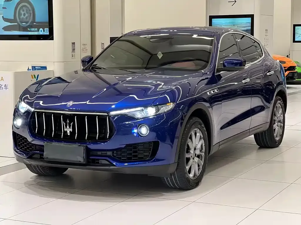 Maserati Levante — фото 1