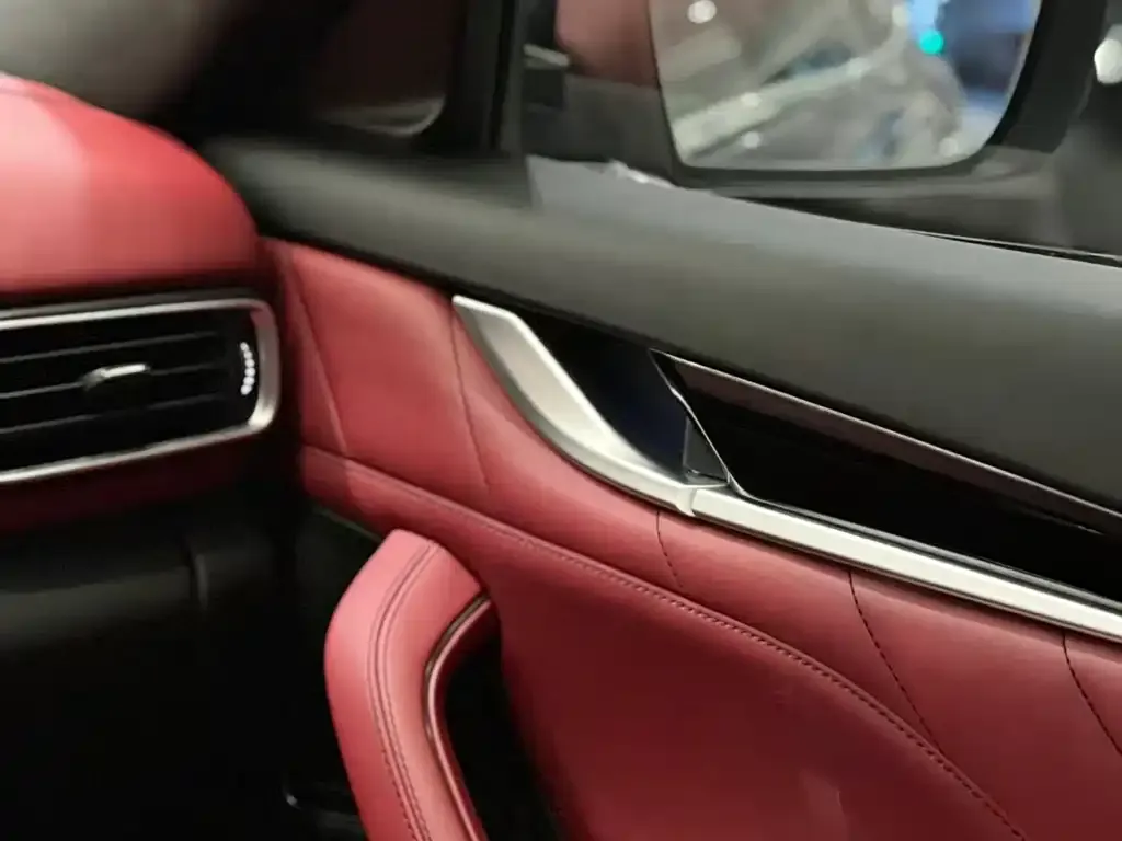 Maserati Levante — фото 2