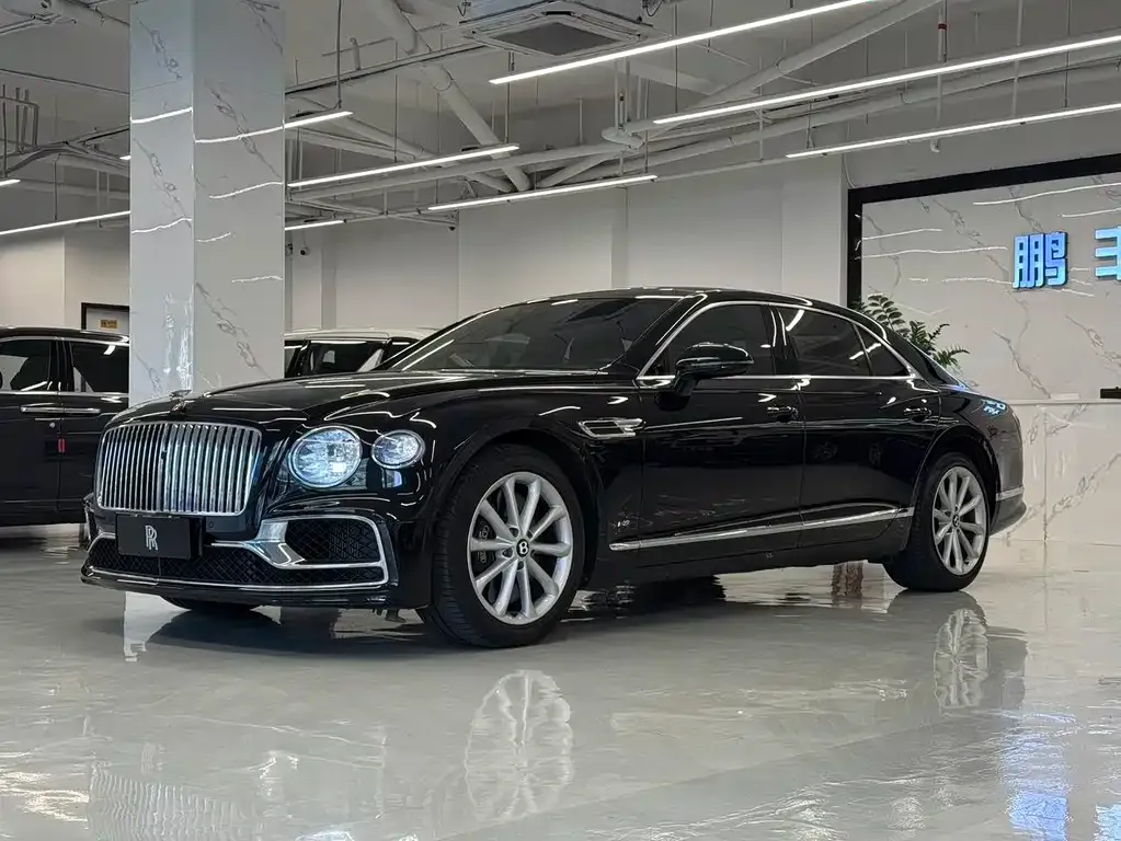 Bentley Flying Spur — фото 1