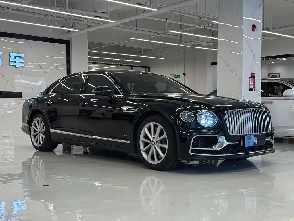 Bentley Flying Spur — фото 3