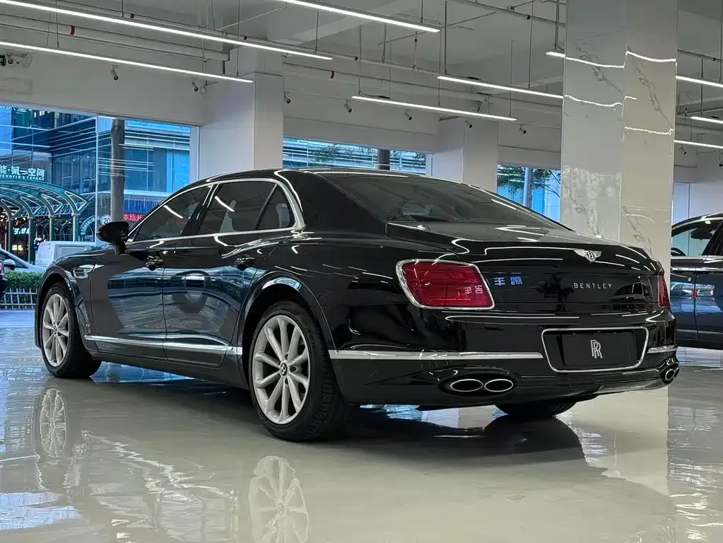 Bentley Flying Spur — фото 7