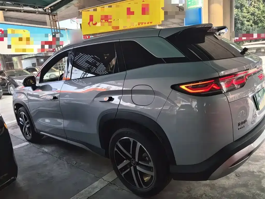 BYD L DM-i — фото 9