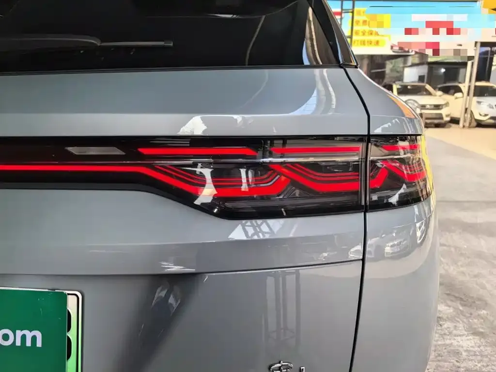BYD L DM-i — фото 4