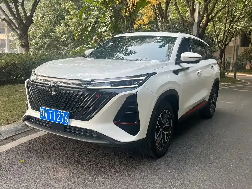 Changan CS75 PLUS — фото 1