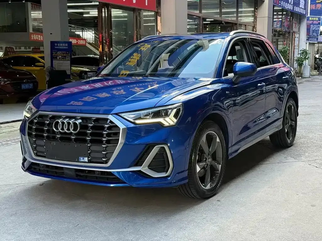Audi Q3 — фото 1