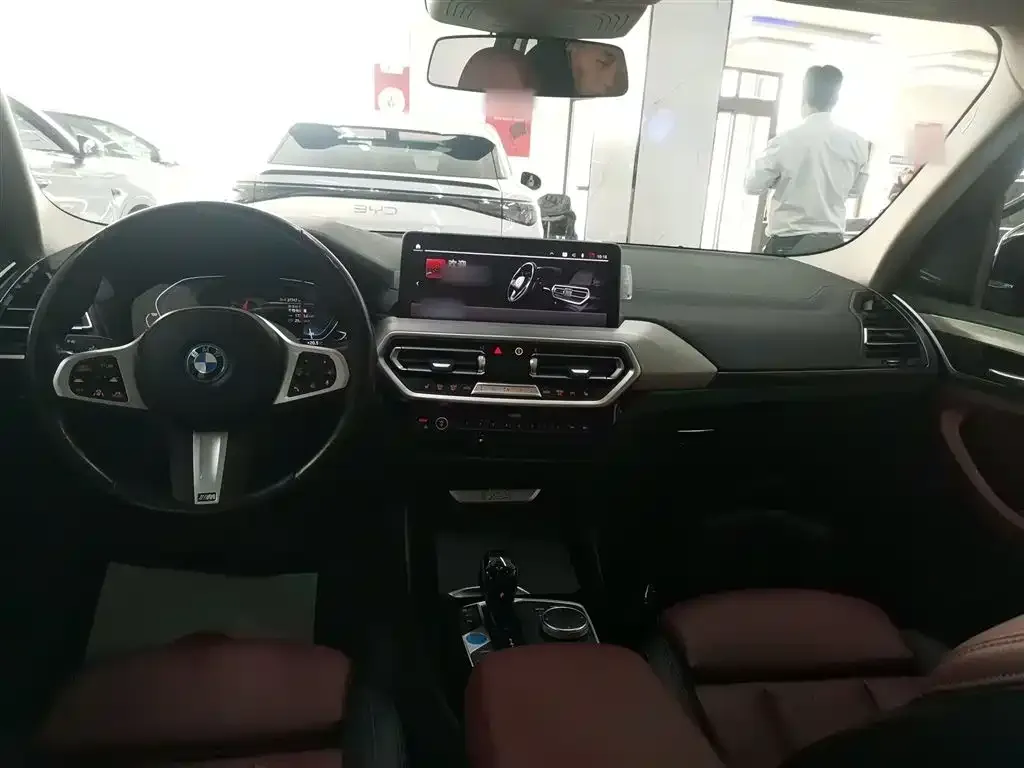BMW iX3 — фото 2