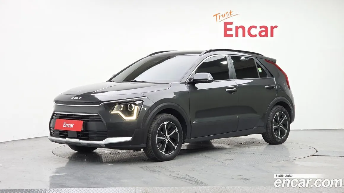 Kia Niro — фото 1