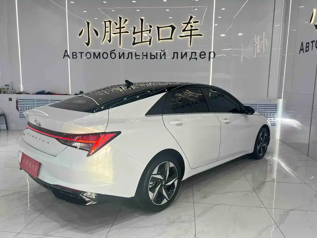 Hyundai Elantra — фото 4