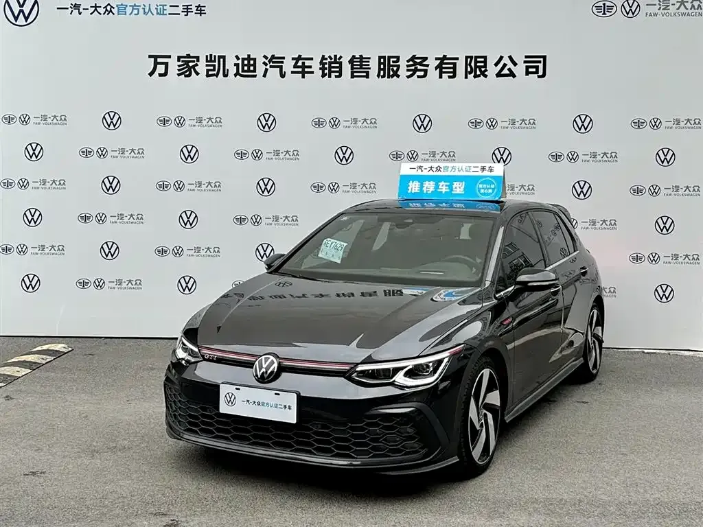 Volkswagen Golf GTI — фото 1