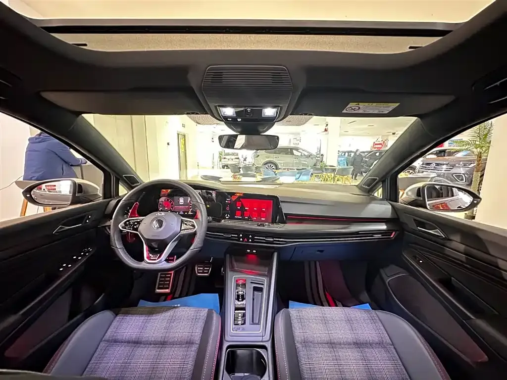 Volkswagen Golf GTI — фото 7