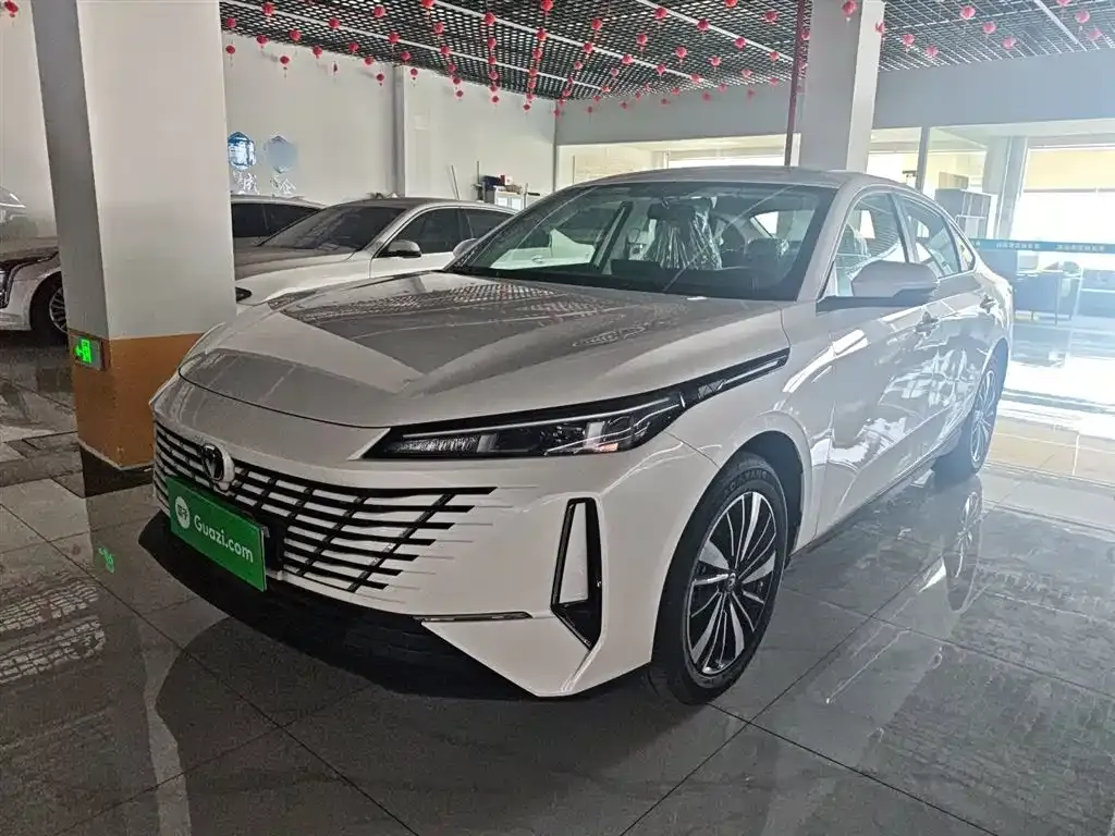 Changan Eado PHEV — фото 6