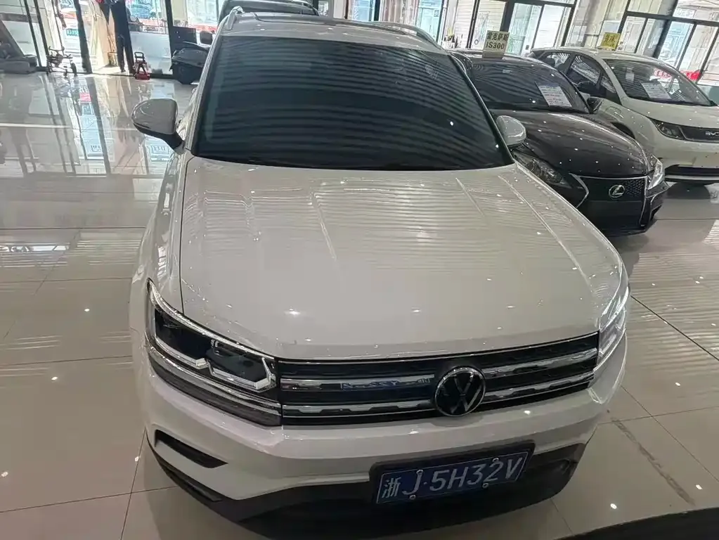 Volkswagen Tharu — фото 1
