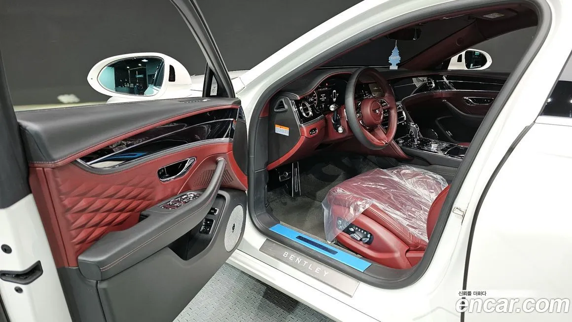 Bentley Flying Spur — фото 4