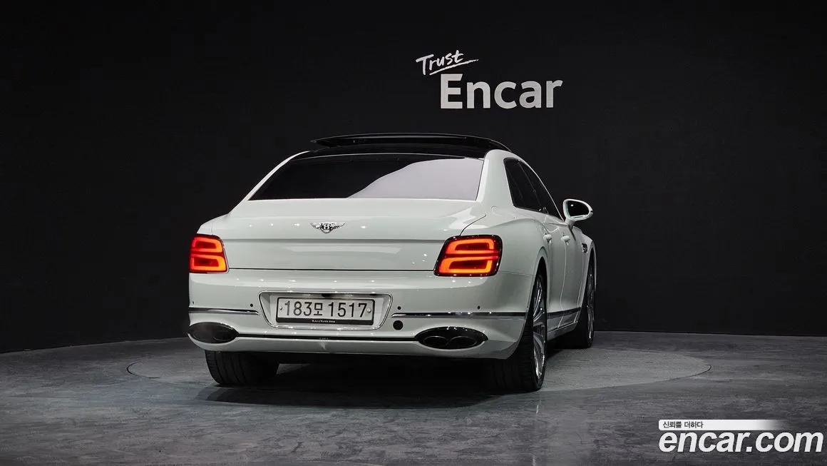 Bentley Flying Spur — фото 6